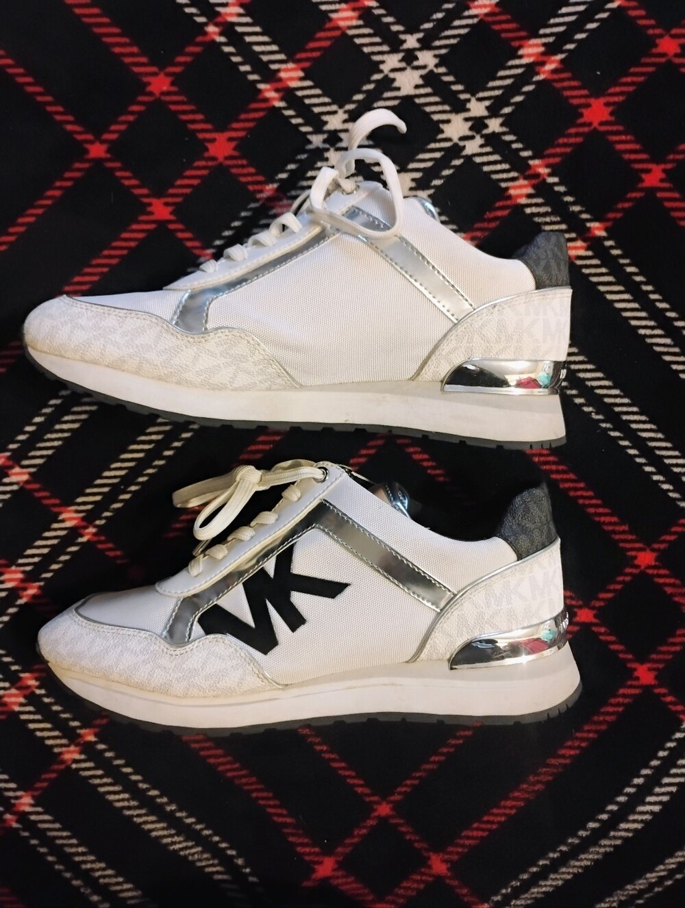 Women's Like New White Black And Silver Michael Kors Sneakers U.S. Size 9